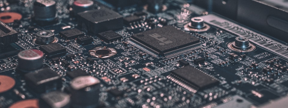 Electronic components and connections on a circuit board